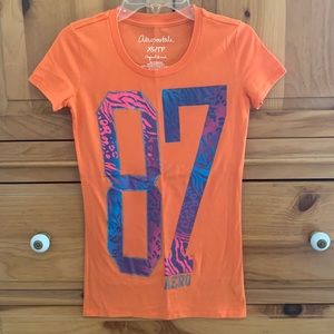 EUC Aeropostale Graphic Tee • Size XS